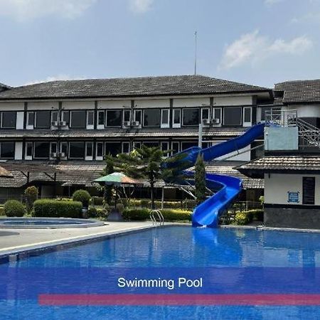 Hotel Parama Puncak Exteriör bild