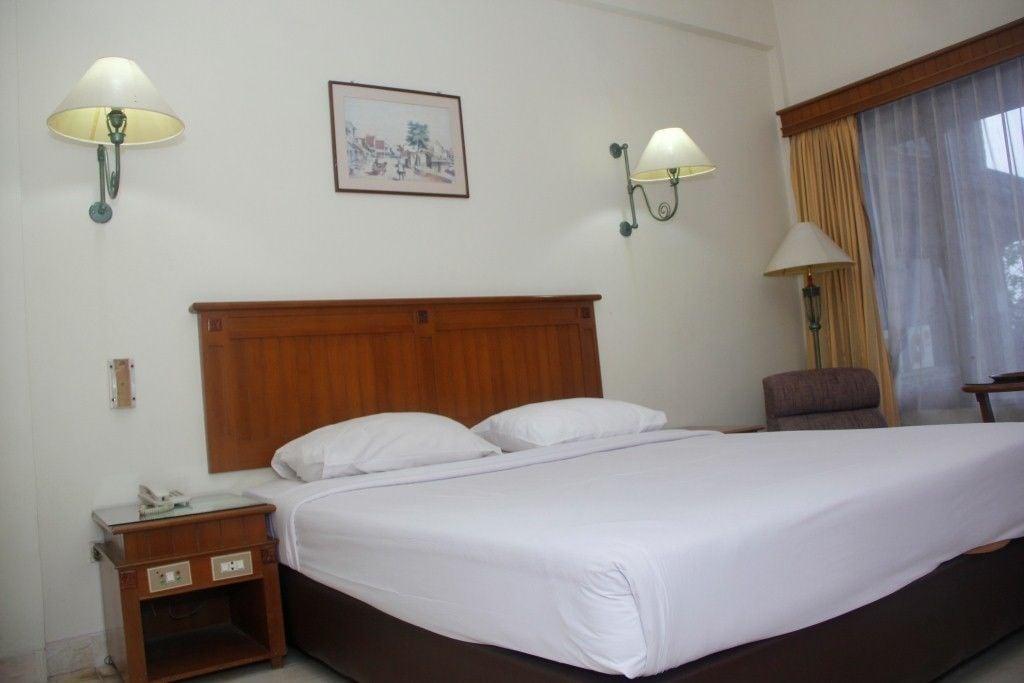 Hotel Parama Puncak Exteriör bild