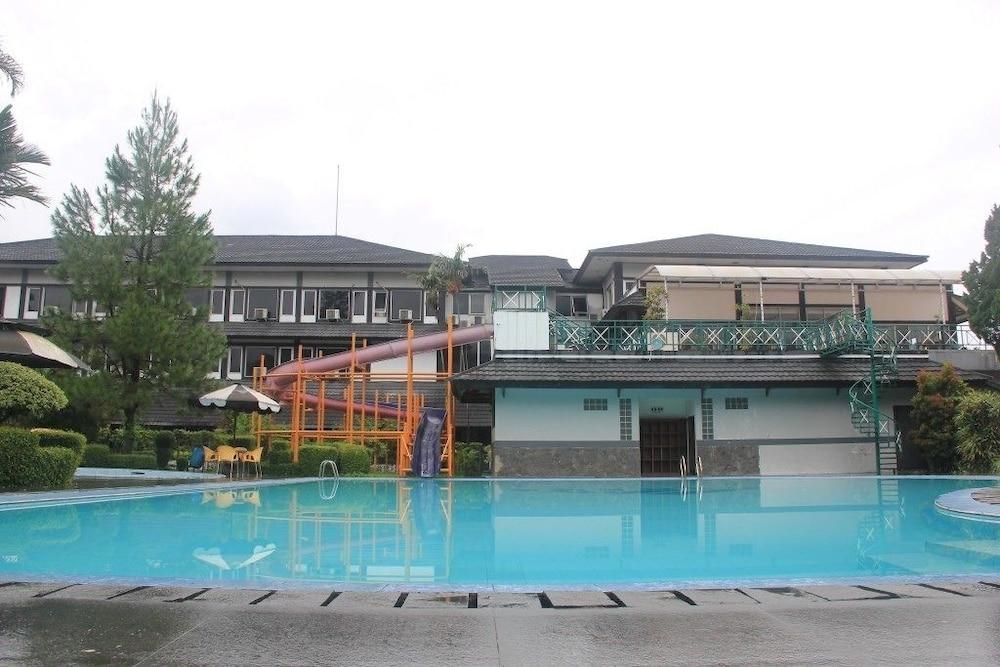 Hotel Parama Puncak Exteriör bild