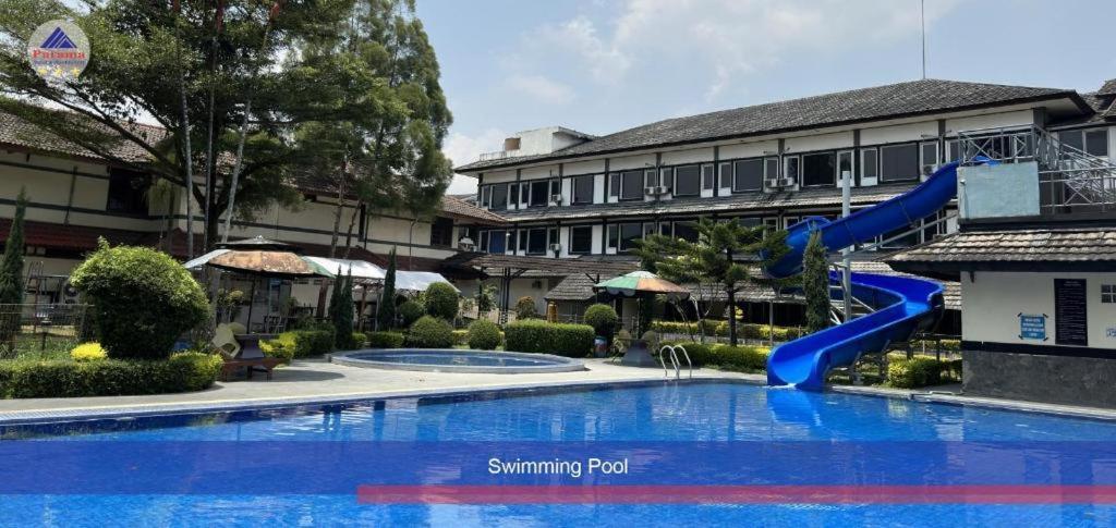 Hotel Parama Puncak Exteriör bild