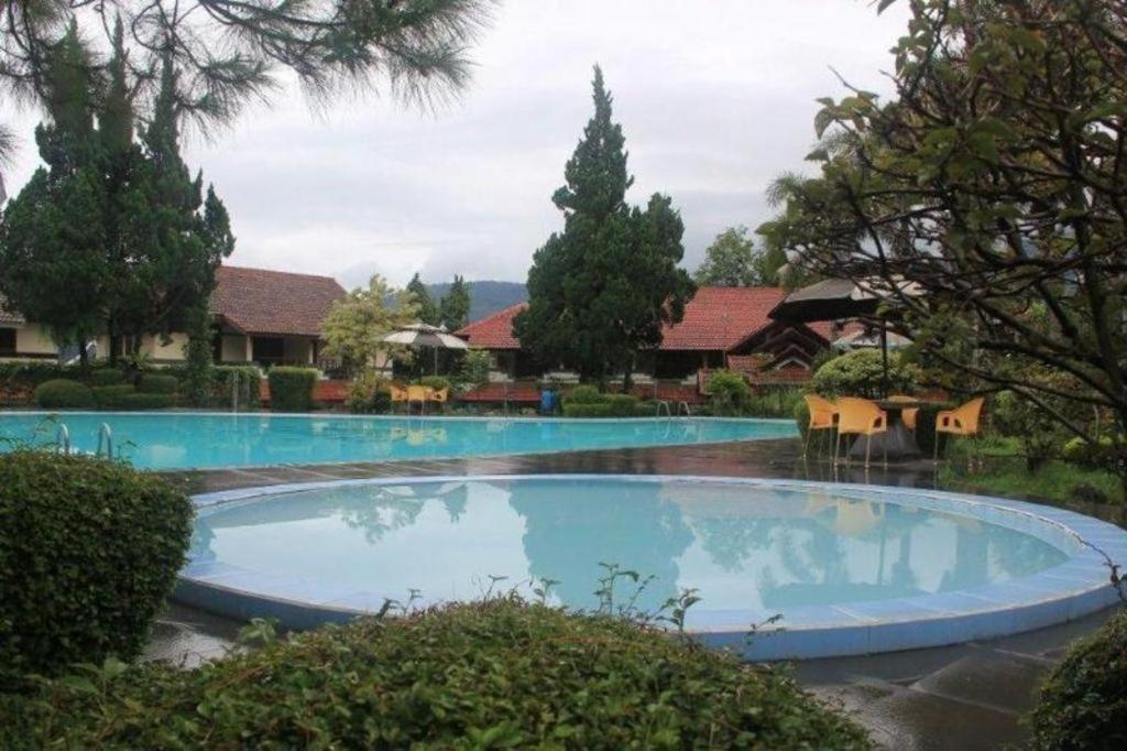Hotel Parama Puncak Exteriör bild