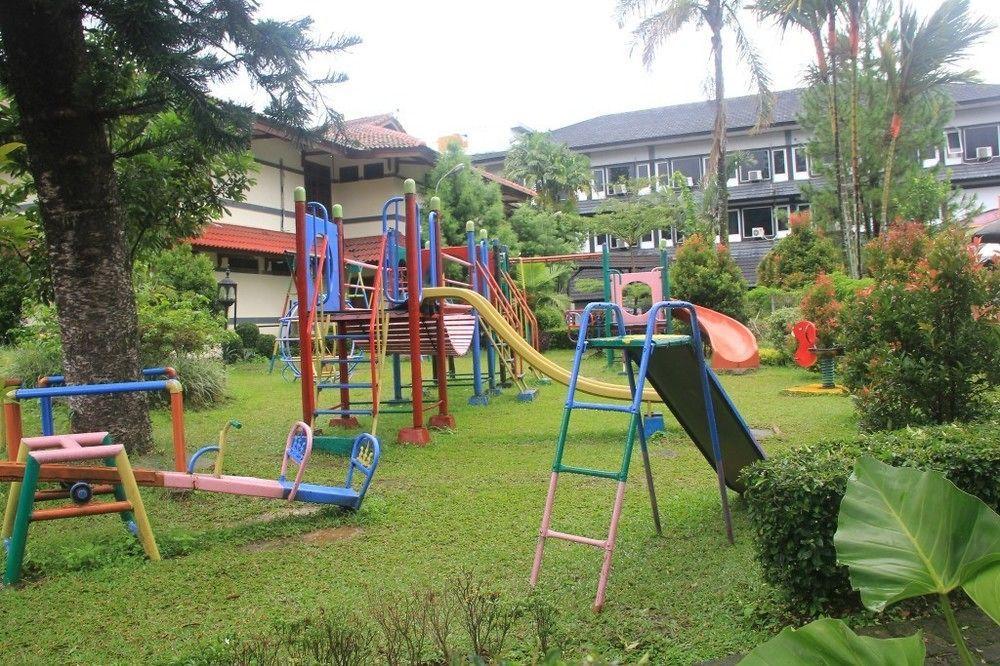 Hotel Parama Puncak Exteriör bild