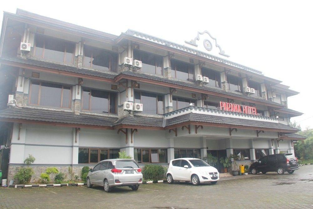 Hotel Parama Puncak Exteriör bild