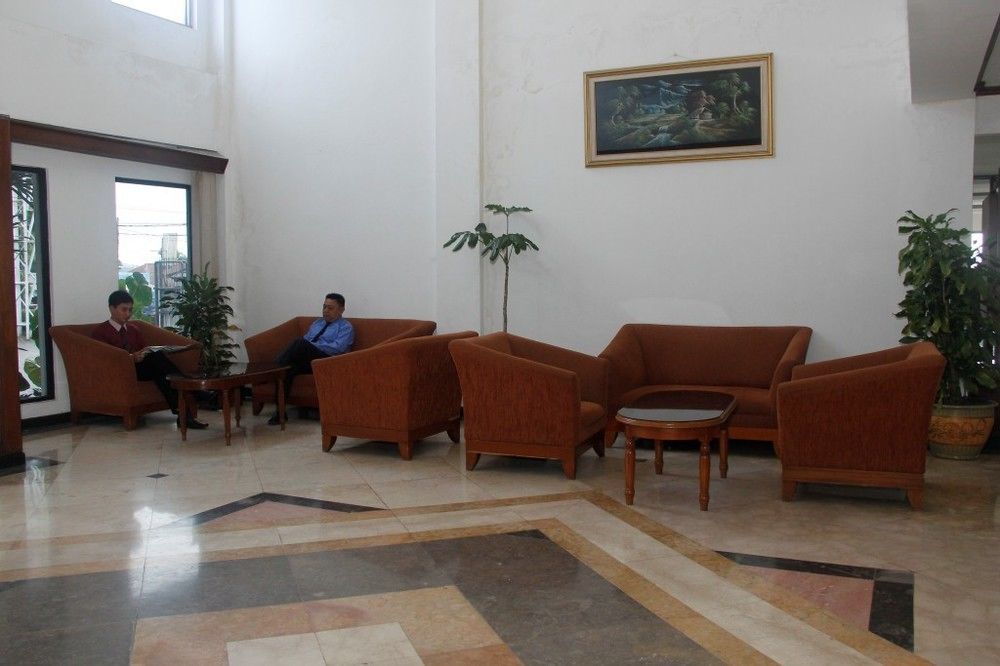 Hotel Parama Puncak Exteriör bild