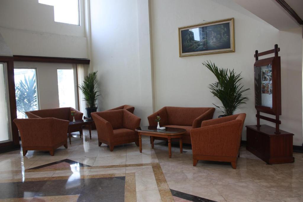 Hotel Parama Puncak Exteriör bild