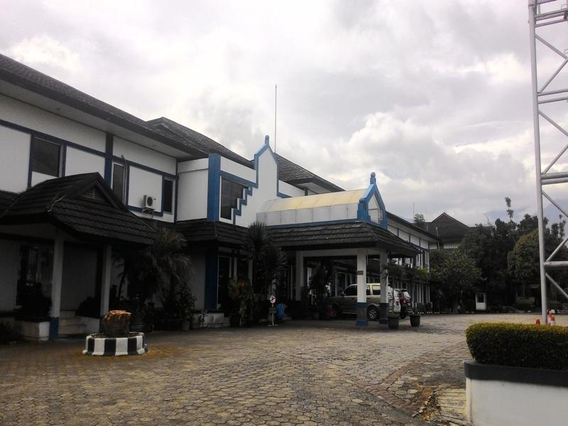 Hotel Parama Puncak Exteriör bild